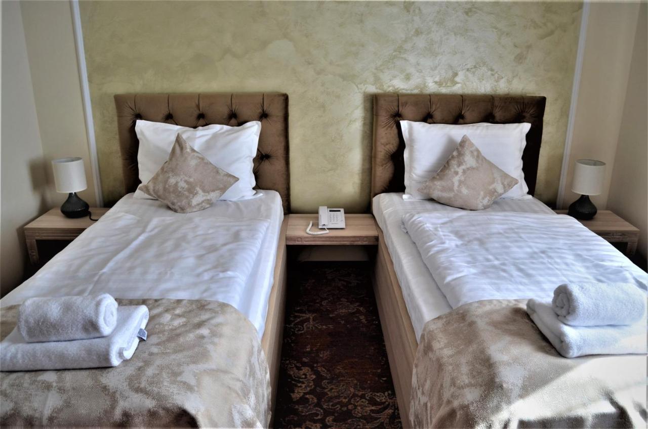 Pensiunea Romeo Resort Focşani Extérieur photo