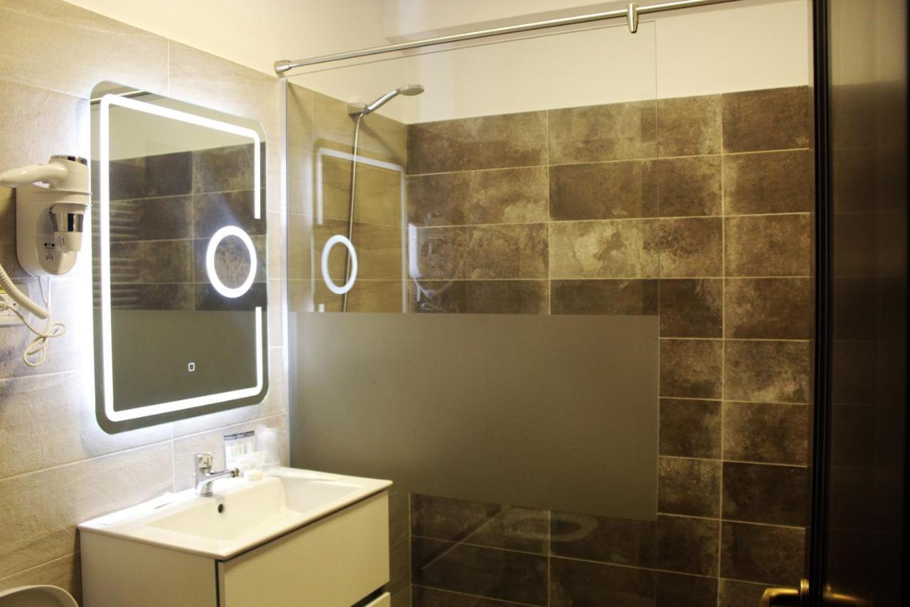 Pensiunea Romeo Resort Focşani Extérieur photo